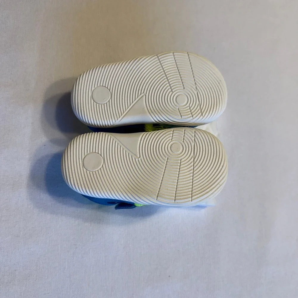 Morendl Toddler Sneakers Size 5.5-6 – Blue Green Mermaid Scale Print Velcro  NWT